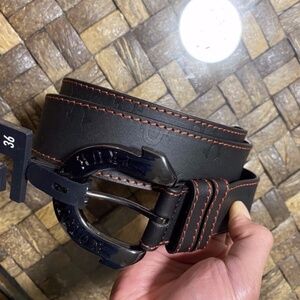 TRUE RELIGION MEN’S RED BIG T BELT LEATHER TRUE RELIGION BUCKLE SIZE 36